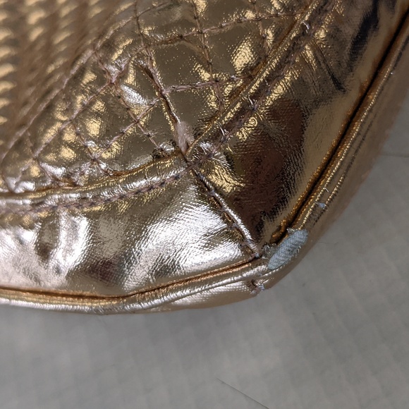 GENTLY USED ROSE GOLD VERA BRADLEY QUILTED CROSSBODY BAG & CARD HOLDER - Picture 16 of 16